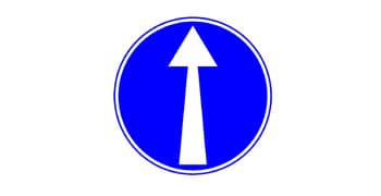 תמרור עגול וכחול עם חץ לבן המצביע ישר למעלה.