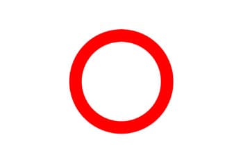 תמרור עגול עם מסגרת אדומה ומרכז לבן ריק.