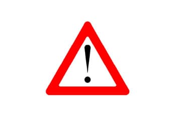 תמרור אזהרה בצורת משולש עם מסגרת אדומה, שבמרכזו סימן קריאה שחור.