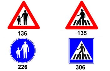בתמונה מוצגים ארבעה תמרורים.
שני תמרורי אזהרה משולשים עם מסגרת אדומה: תמרור 136 מציג צללית של מבוגר וילד, ותמרור 135 מציג צללית של הולך רגל על מעבר חצייה.
שני תמרורים כחולים: תמרור 226 הוא עיגול עם צללית לבנה של מבוגר וילד, ותמרור 306 הוא ריבוע עם צללית לבנה של הולך רגל על מעבר חצייה.